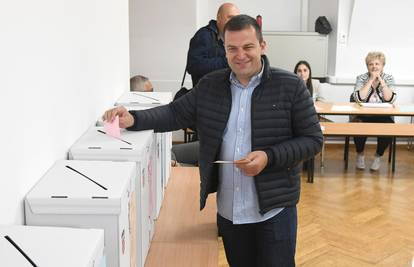 Hrebak: Nema dileme između Selak Raspudić i Tomaševića, a vrijeme mosta polako završava