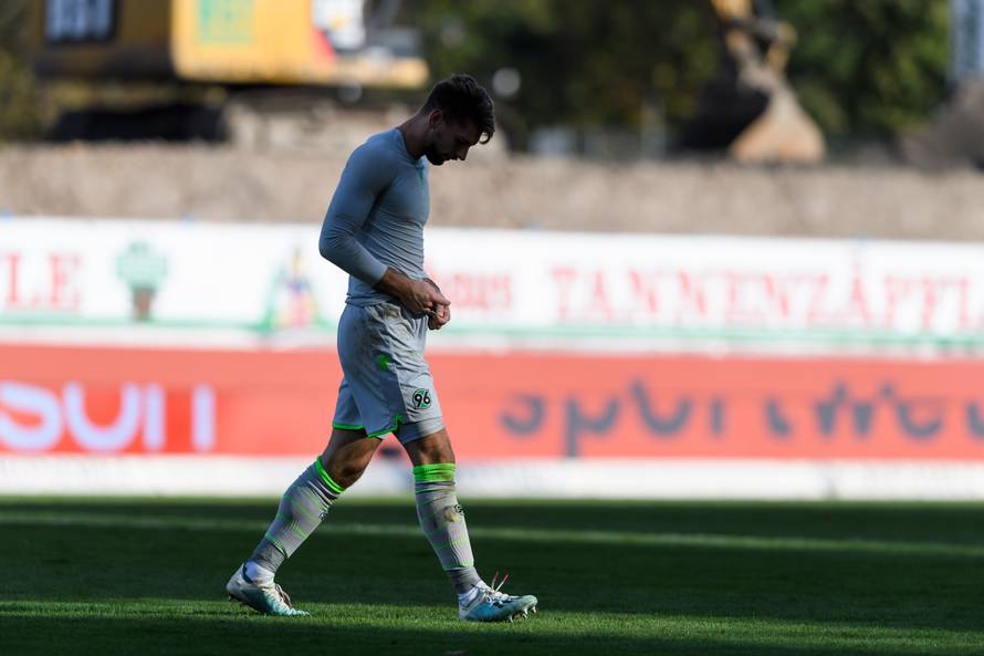 Bizaran crveni: Slučajno opalio protivnika šakom u međunožje