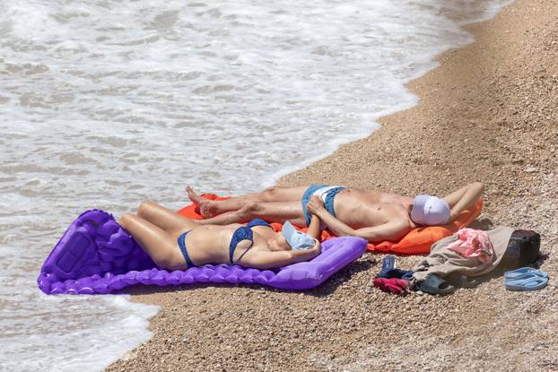Pravo ljeto na plaži Banje u Dubrovniku