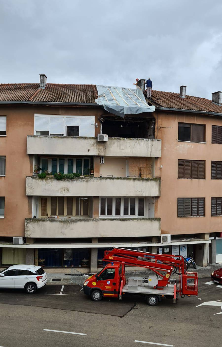 Požar u Metkoviću: Muškarac (33) preminuo, dvoje ozlijeđeno