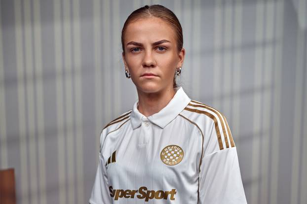 FOTO Hajduk je predstavio treći dres. Slavi 100 godina operete