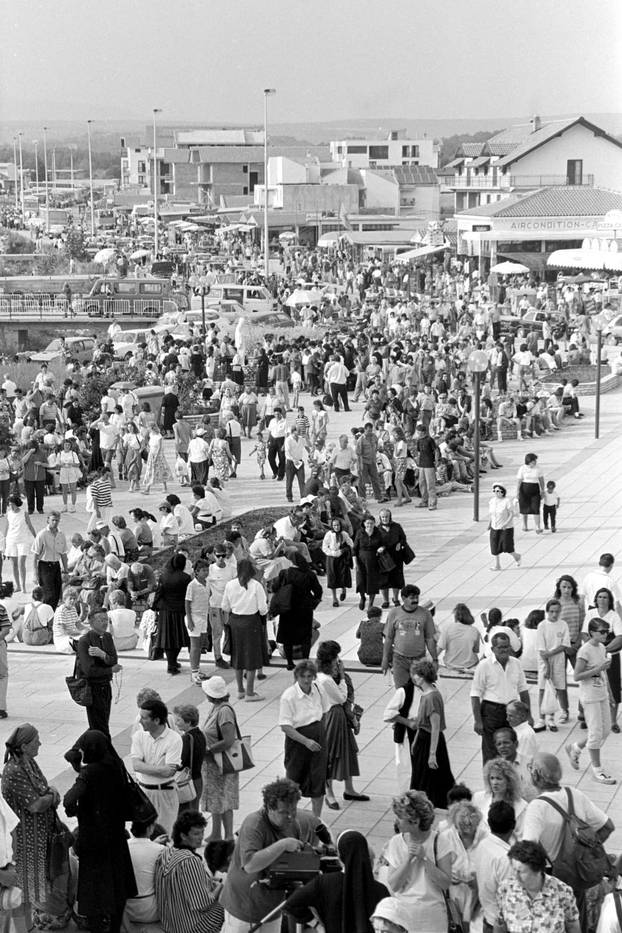 Brojni vjernici na obilježavanju 10. godišnjice ukazanja u Međurgorju, 25.6.1991.