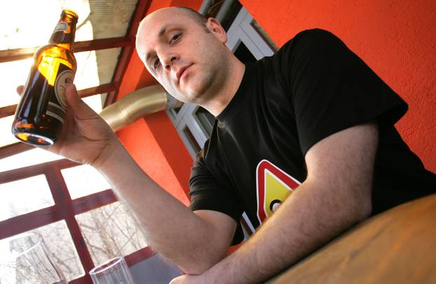 ARHIVA - Zagreb: Frontmen benda Hladno pivo Mile Kekin