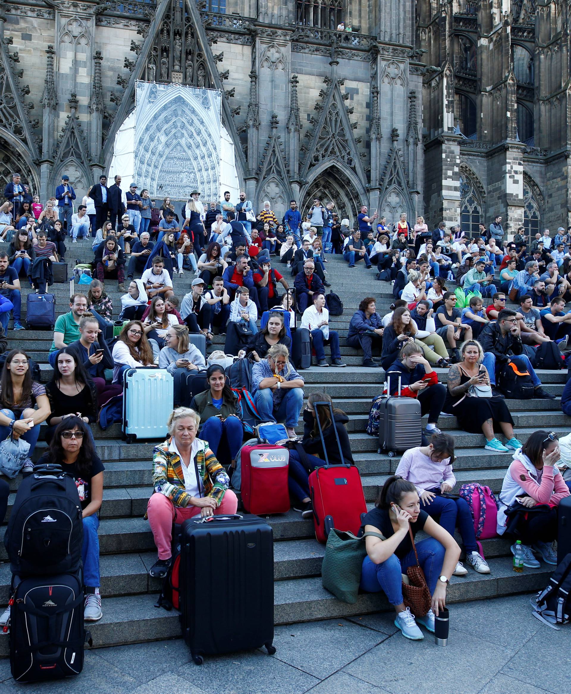 Train station in German city of Cologne closed after hostage-taking