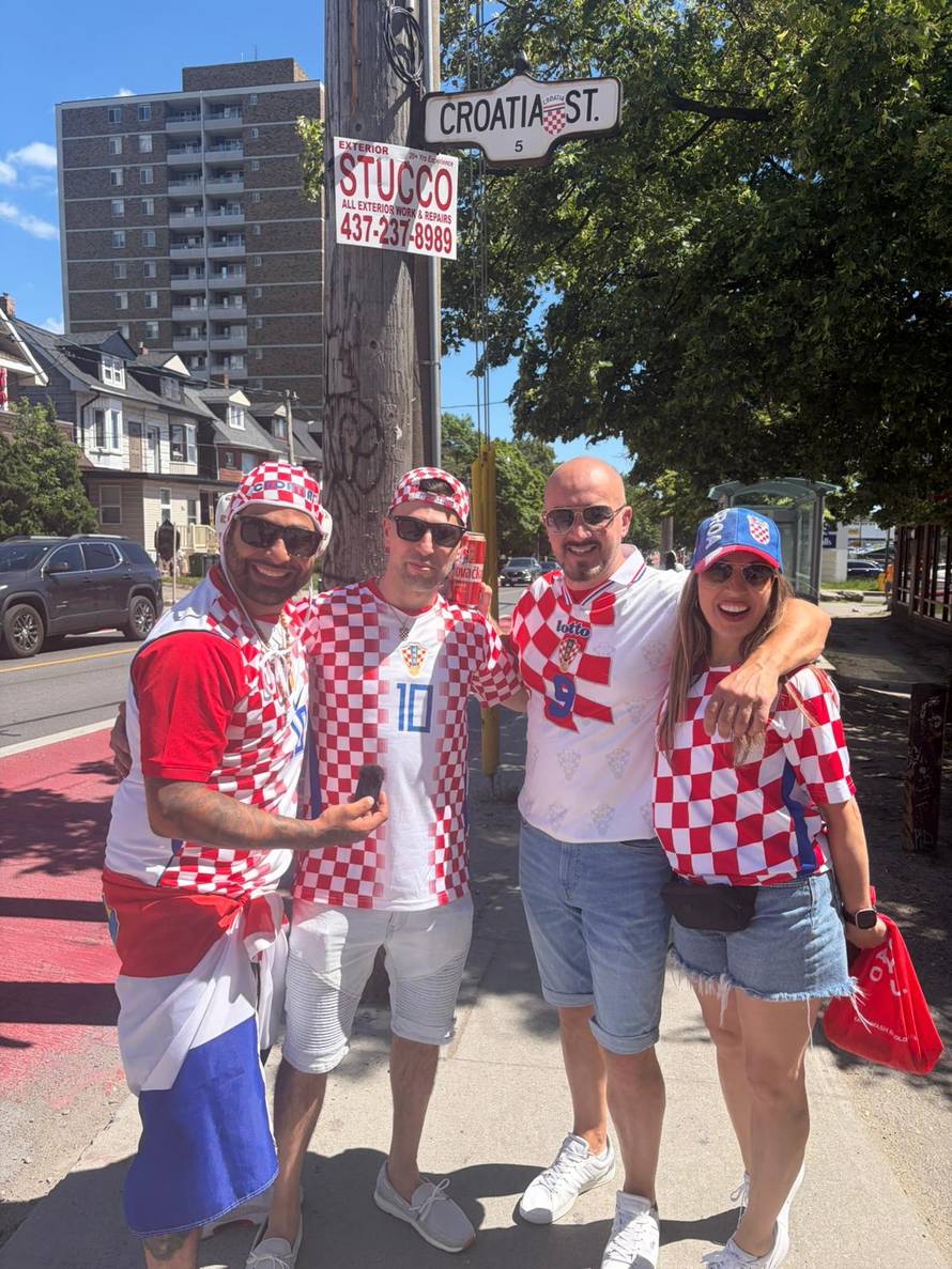 VIDEO Bili smo u Hrvatskoj ulici u Torontu! Navijači se molili za dobar rezultat: 'Očekujemo 3-0'