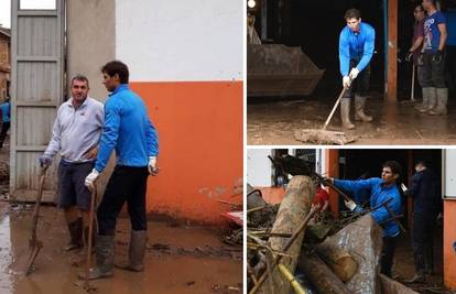 Nadal velikog srca: Nakon poplave pomaže čistiti ulice...