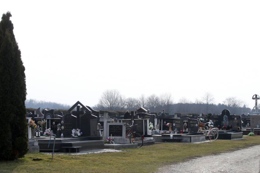 Pokopali  Jasminu Dominić uz pjesmu 'Ima jedna duga cesta'