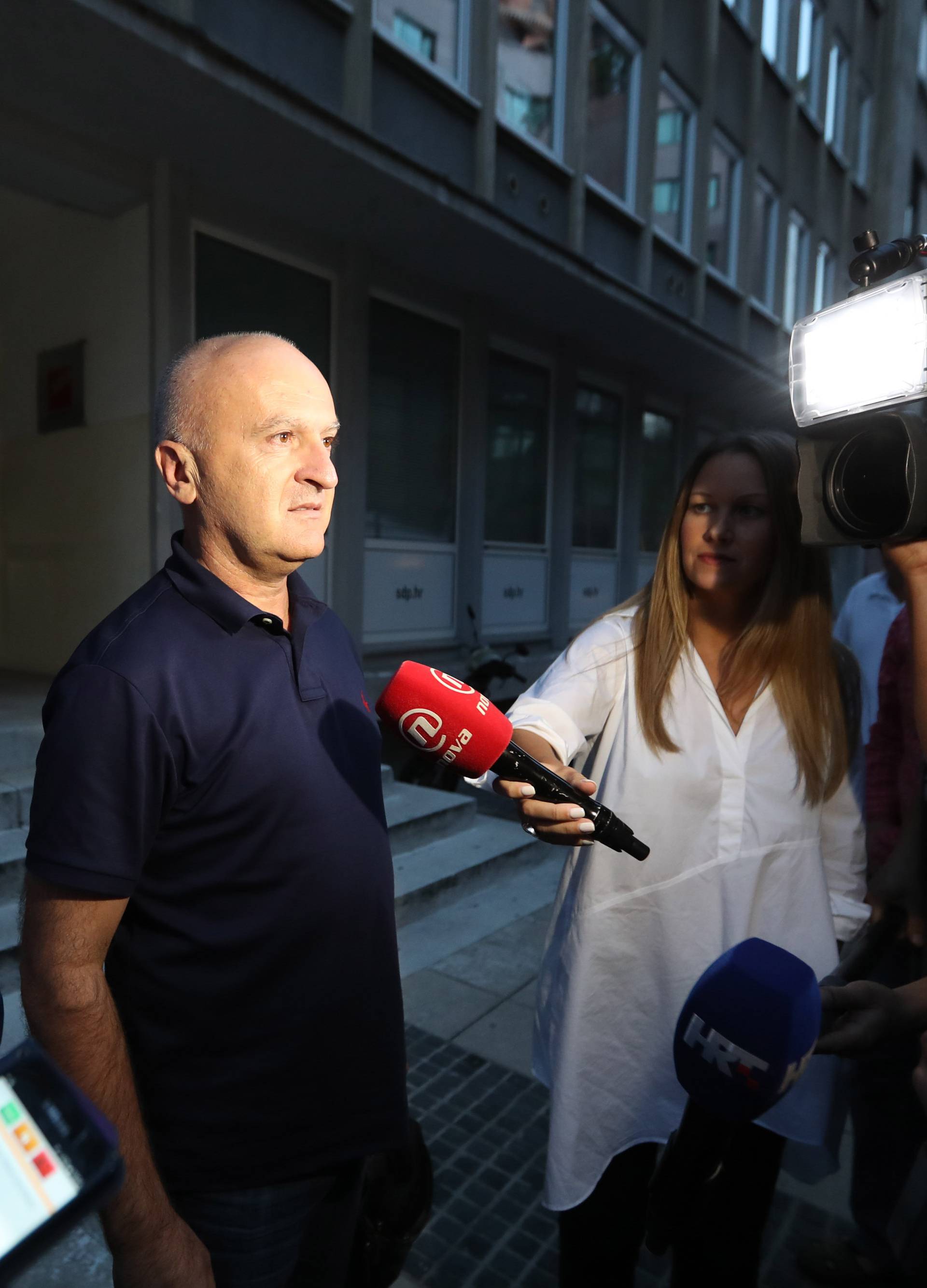 Zagreb: Predrag MatiÄ dao izjavu za medije nakon sastanka uÅ¾eg dijela PredsjedniÅ¡tva SDP-a