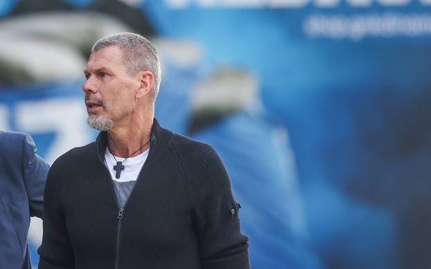 Zagreb: Po&ccaron;eli izbori u Dinamu, glasao Zvonimir Boban