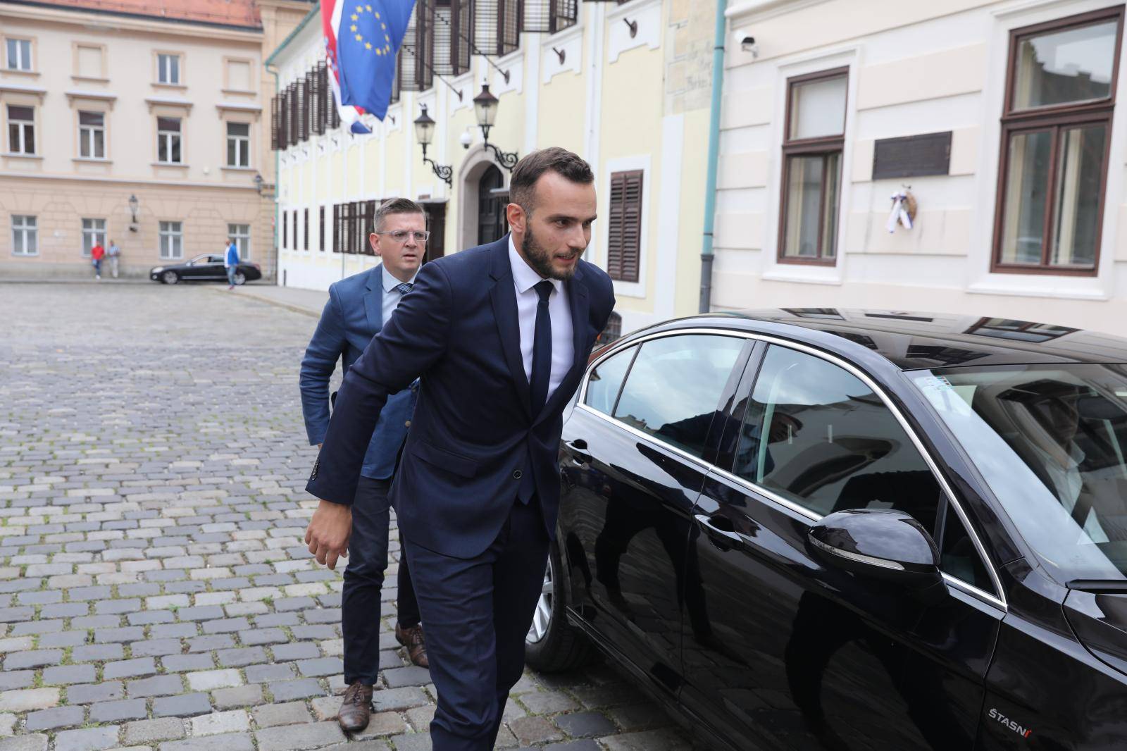 Zagreb: Novi ministri dolaze u Banske dvore