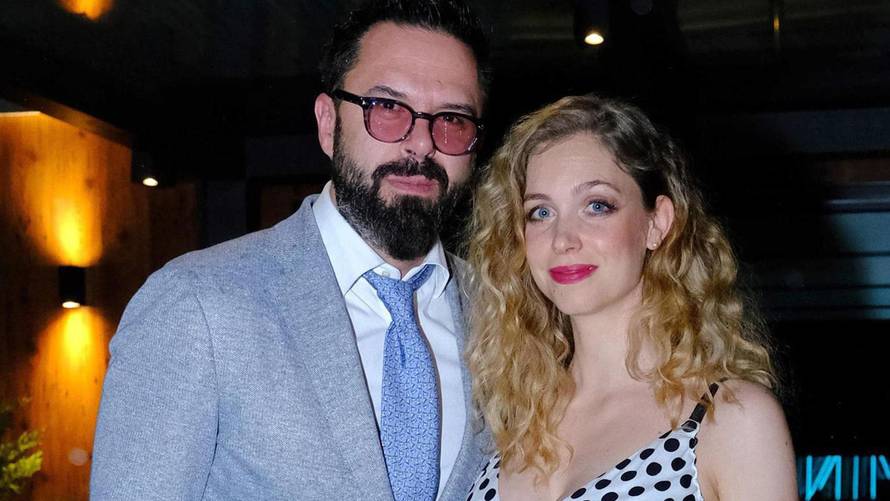 Dolazak uzvanika na proslavu Severininog 50. rođendana u klubu Mint