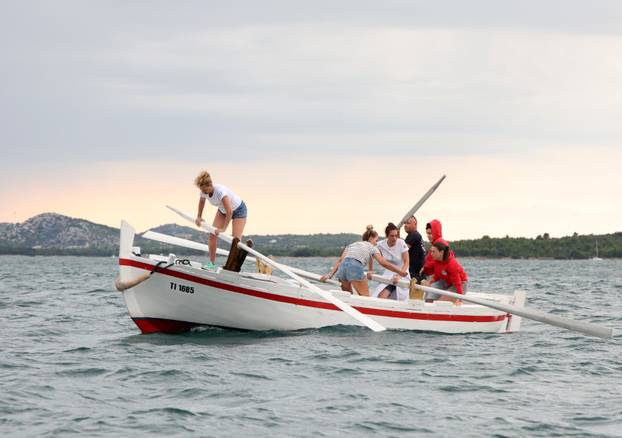 FOTO Ženska regata u Betini oduševila mještane i turiste