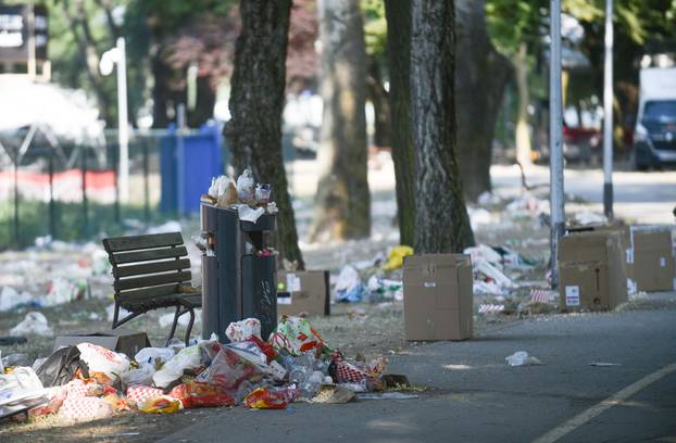 Zagreb: Čišćenje Bundeka jutro nakon Thompsonovog koncerta