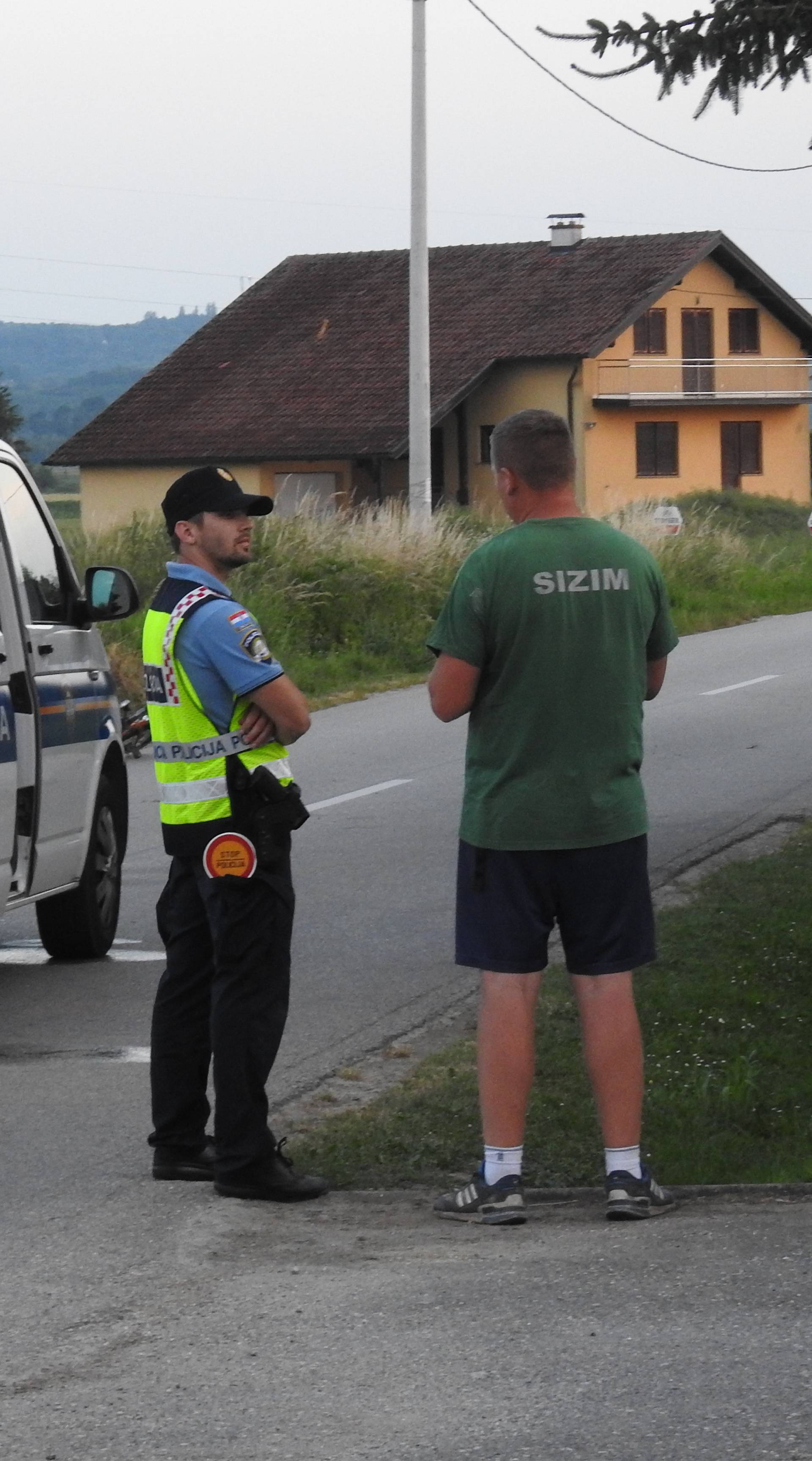 Naletio autom na dvoje djece i pobjegao pa mu ispala tablica