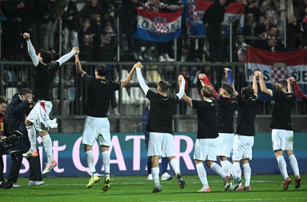 Slavlje nogometaša Hrvatske nakon pobjede nad Farskim otocima i plasmana na Svjetsko prvenstvo