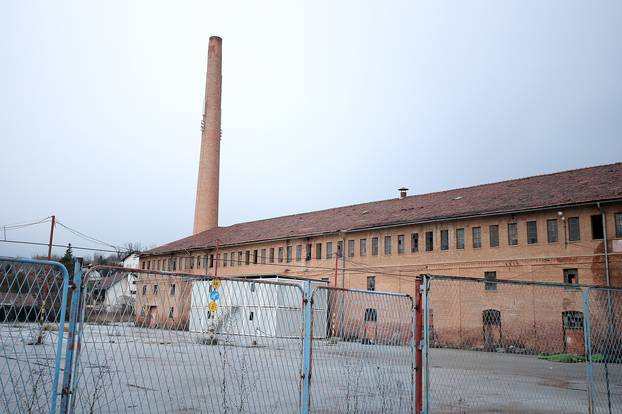 Zagreb: Dimnjaci ciglane na Črnomercu vidno su oštećeni od potresa