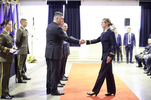 Zagreb: Predsjednik Zoran Milanović nazočio promociji novih časnika OS RH