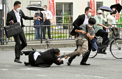 Ovo je trenutak kada su svladali napadača koji je pucao u Abea