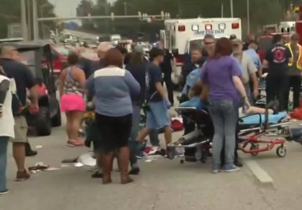 Autom je pokosio karnevalsku povorku: Ozlijeđeno je 12 ljudi