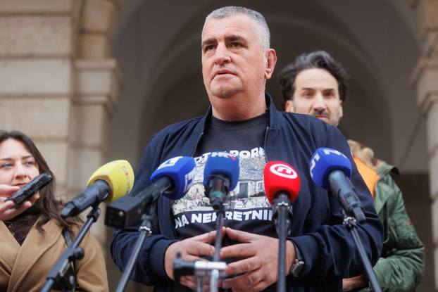 Rijeka: Predsjednički kandidat Mosta Miro Bulj održao  je konferenciju za medije