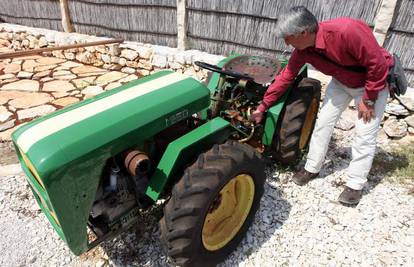 Njegova ljubav su traktori: U kolekciji ih ima pedeset
