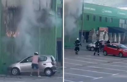 Junak dotrčao do auta koje je bilo tik uz buktinju i odgurao ga na sigurno: 'Bio je to instinkt...'