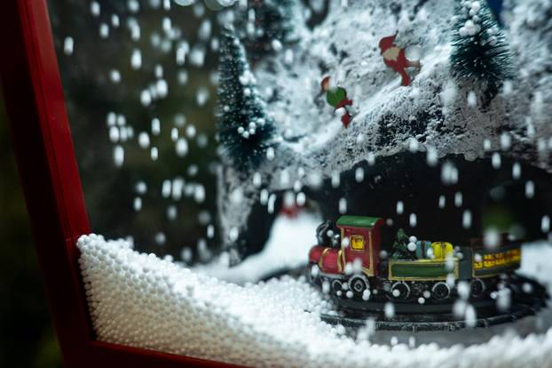 Zagreb: Svečana premijera Božićne predstave "A, gdje su lampice?" u kazalištu Trešnja