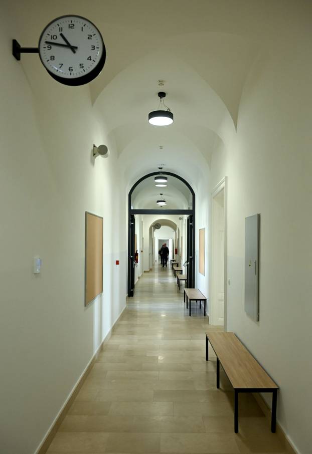 Zagreb: Gradonačelnik sa suradnicima obišao obnovljenu Gornjogradsku gimnaziju