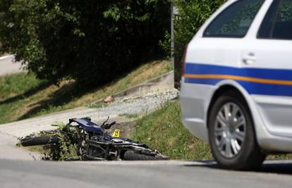 Motociklist izletio s ceste kod Zeline i na mjestu ostao mrtav