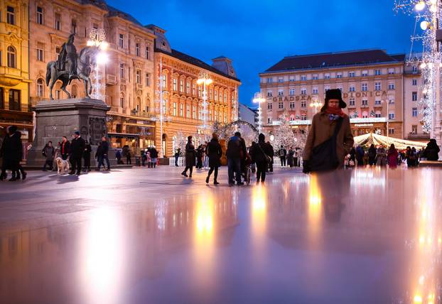 Zagreb: Zagrebački Advent na Trgu bana Jelačića