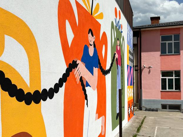 FOTO Grad pretvoren u galeriju: Pogledajte predivne murale na kućama i zgradama u Čačku