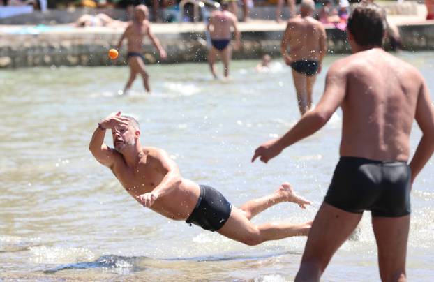 Splitske plaže pune su kupača 