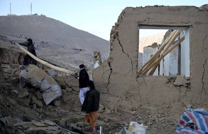 Pakistan bombardirao kuću u Afganistanu: Devetero djece i žena ubijeni, tvrde talibani