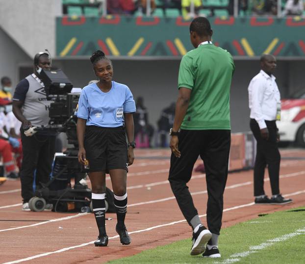 Football - 2021 Africa Cup of Nations - Finals - Malawi v Zimbabwe - Omnisport Stadium - Bafoussam - Cameroon