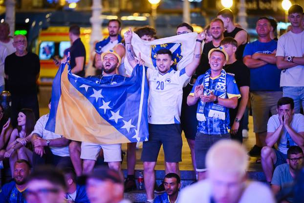 Zagreb: Slavlje navijača nakon pobjede BiH nad Katarom 3-1
