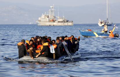 Libijska mornarica spasila je 108 izbjeglica na putu za Italiju