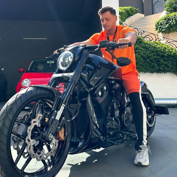 Bivši realovac šokirao fizičkom preobrazbom. Postao snagator