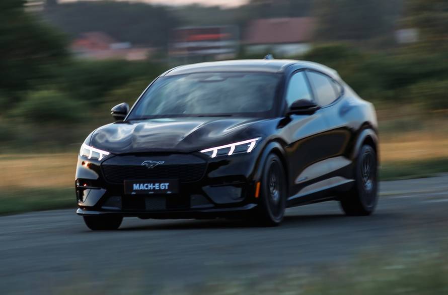 Ovo je potpuno drugačiji Ford Mustang, sa starim originalom ga povezuje ime i ludo ubrzanje