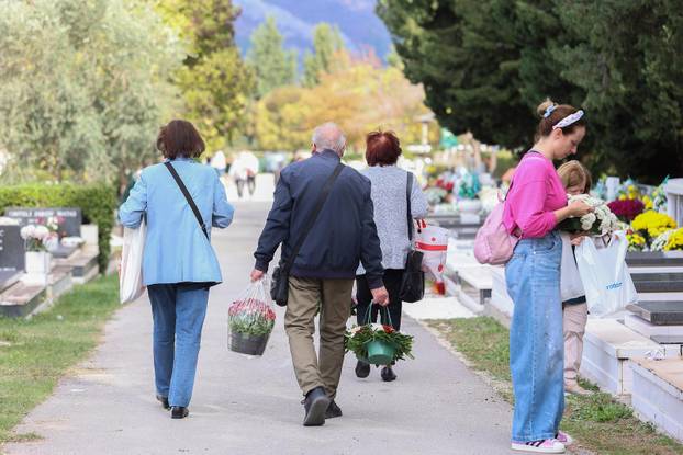 Split: Blagdan Svih svetih i Dušni dan na Lovrincu