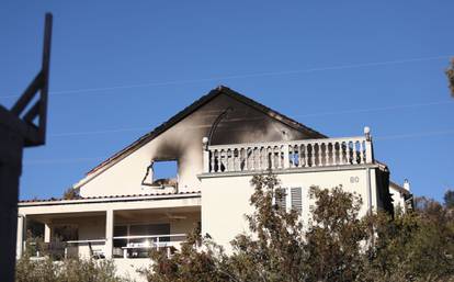 Raslina: Nijemcu u potpunosti izgorila kuća koju je kupio i renovirao prije šest mjeseci