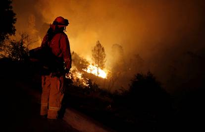 Požari u Kaliforniji: Poginulo je dvoje, vjetar otežava gašenje