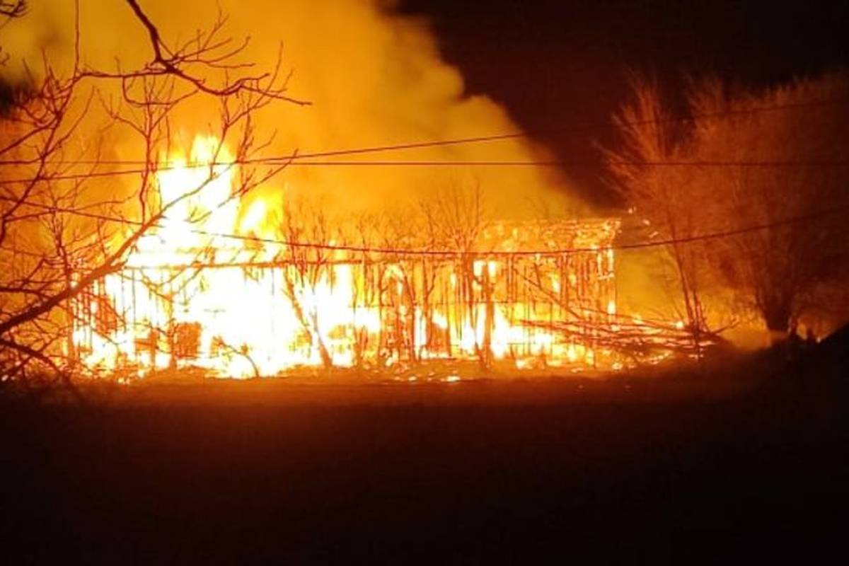 Požar u pilani u Vratišincu pod kontrolom: 'Srećom, nije nitko bio unutra u vrijeme požara...'