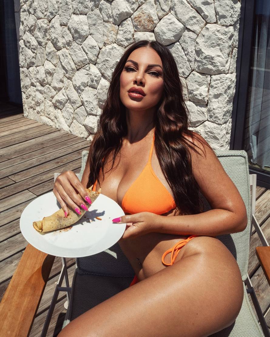 FOTO Samo grudnjak i sako: Evo kako je Severina došla na Grašino rođendansko slavlje