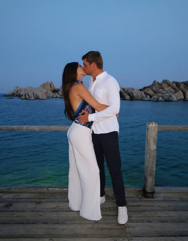 FOTO Ona ljubi F1 prvaka, a s drugim je vozačem dobila dijete