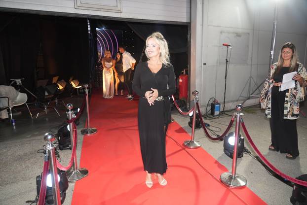 Beograd: Dolazak natjecatelja u show Eilta 10 na televiziji Pink