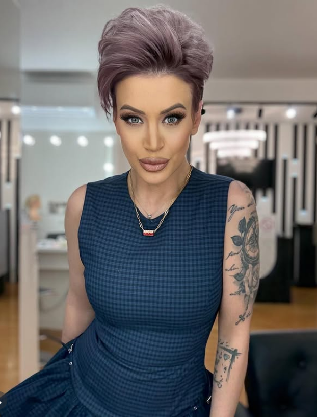 FOTO Poznata srpska voditeljica na izbor za Miss stigla u 'goloj' haljini, malo ostavila mašti...