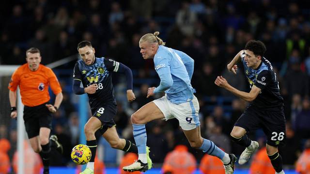 Premier League - Manchester City v Burnley