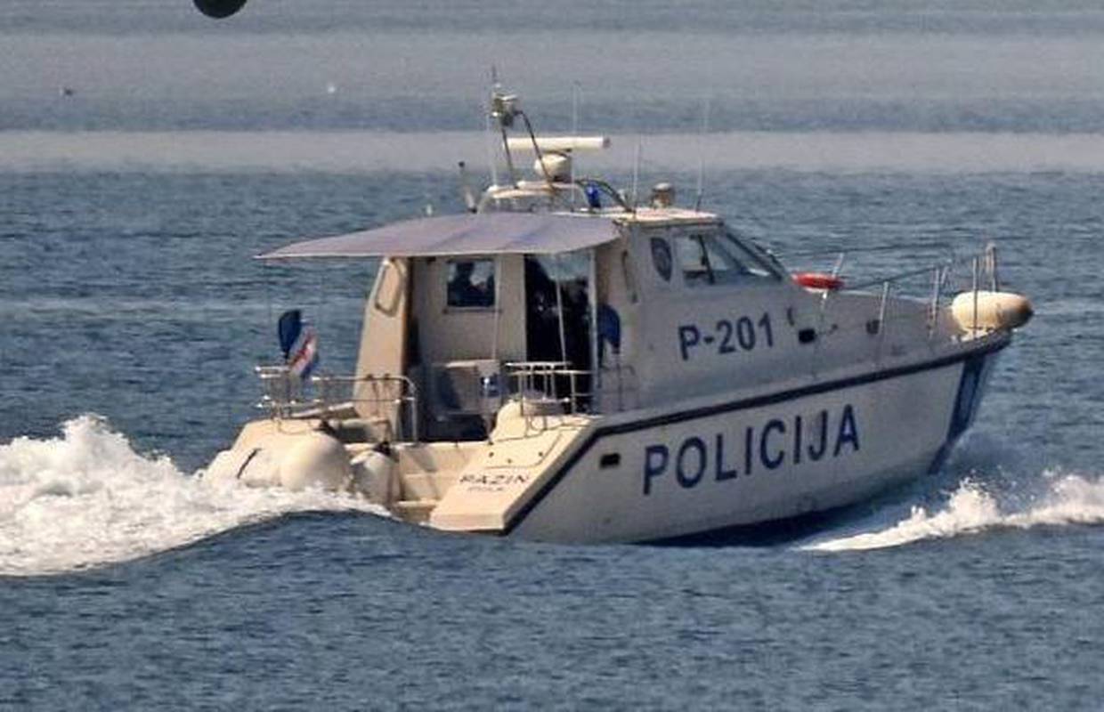 Kaštelanski zaljev: Sudarila se dva vodena skutera, ozlijeđeno je dvoje ljudi i prevezeno u Split