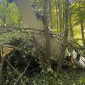 Dan nakon pada aviona:  Još se čisti teren u Stupniku, planiraju olupinu izvlačiti helikopterom?