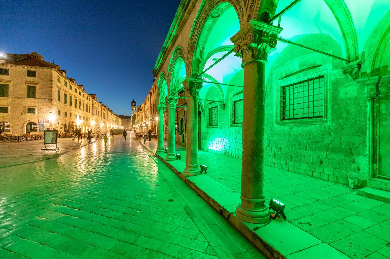 Dubrovacka palaca Sponza osvanula u zelenoj boji